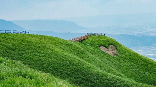 Kyushu 1-Day Tour from Fukuoka: Kamikashima Kumano Shrine, Mount Aso & Kurokawa Onsen