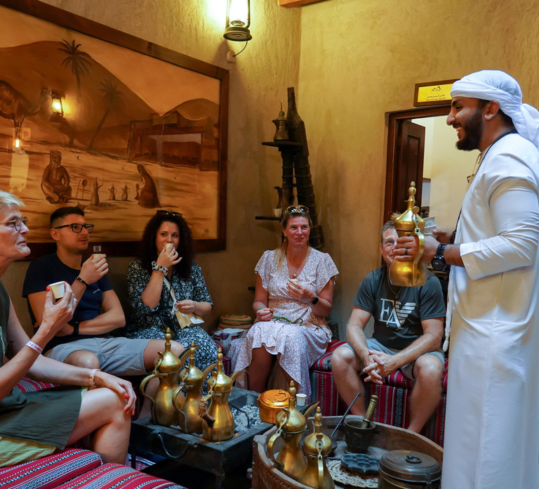 Old Dubai: Premium Guided Tour with Street Food & Abra Ride