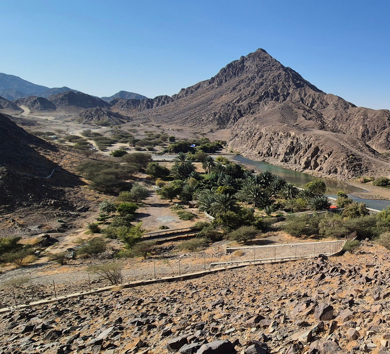 Dubai: challenging hiking guide trip to Wadi Shawka RAK