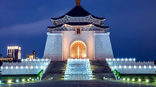 Chiang Kai-shek Memorial Hall + National Palace Museum + Shilin Official Residence Classic Taipei Half-Day Tour/5H