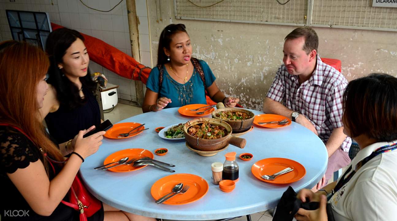 Evening Street Food Tour in Kuala Lumpur