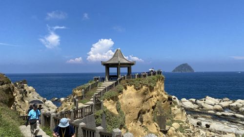 Taipei Bitou Cape Park + Zhengbin Fishing Port + Heping Island Geopark + Keelung Miaokou Night Market one-day tour