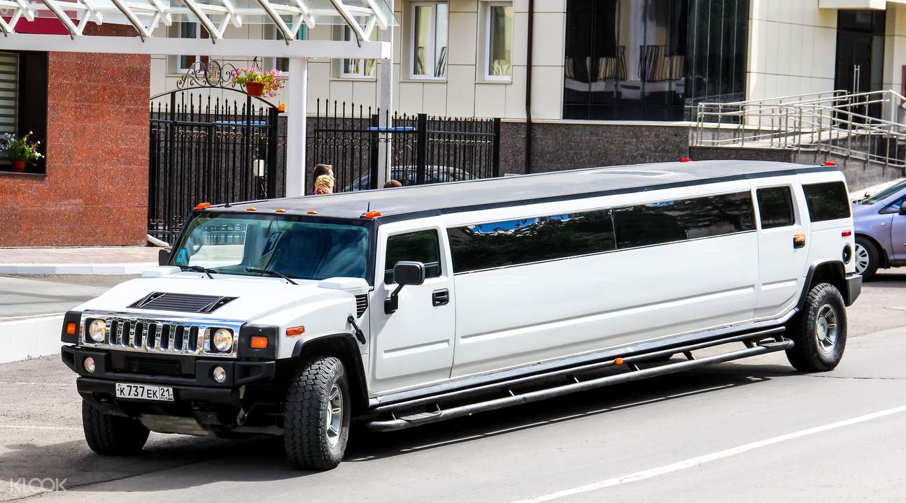 Private Stretch Limousine Transfers from Dubai International Airport (DXB) to Dubai