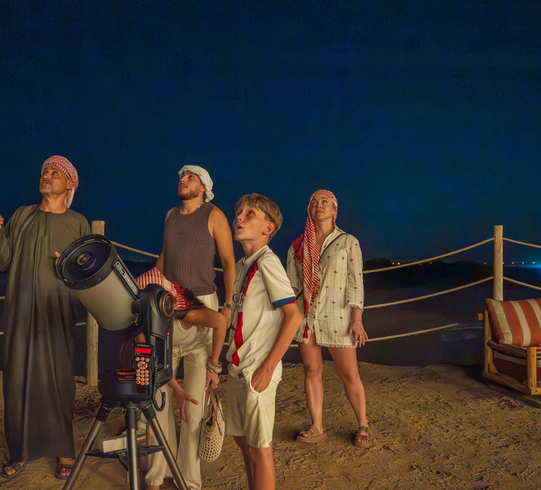 Dubai: Evening Camel Trekking & Dinner at Al Marmoom Oasis