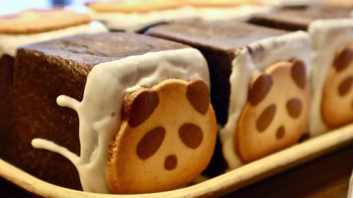 Tokyo: Food Tour in Ueno with 10+ Tastings of Japanese Classics Day Tours