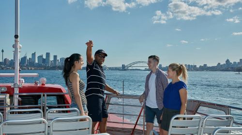 Sydney: Hop-on Hop-off Harbour Cruise with Commentary Day Tours