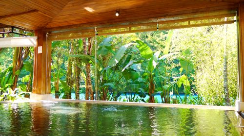 Fulaoduo Wulai Resort in New Taipei City – Scenic Hot Spring Room & Japanese-Style Public Bath