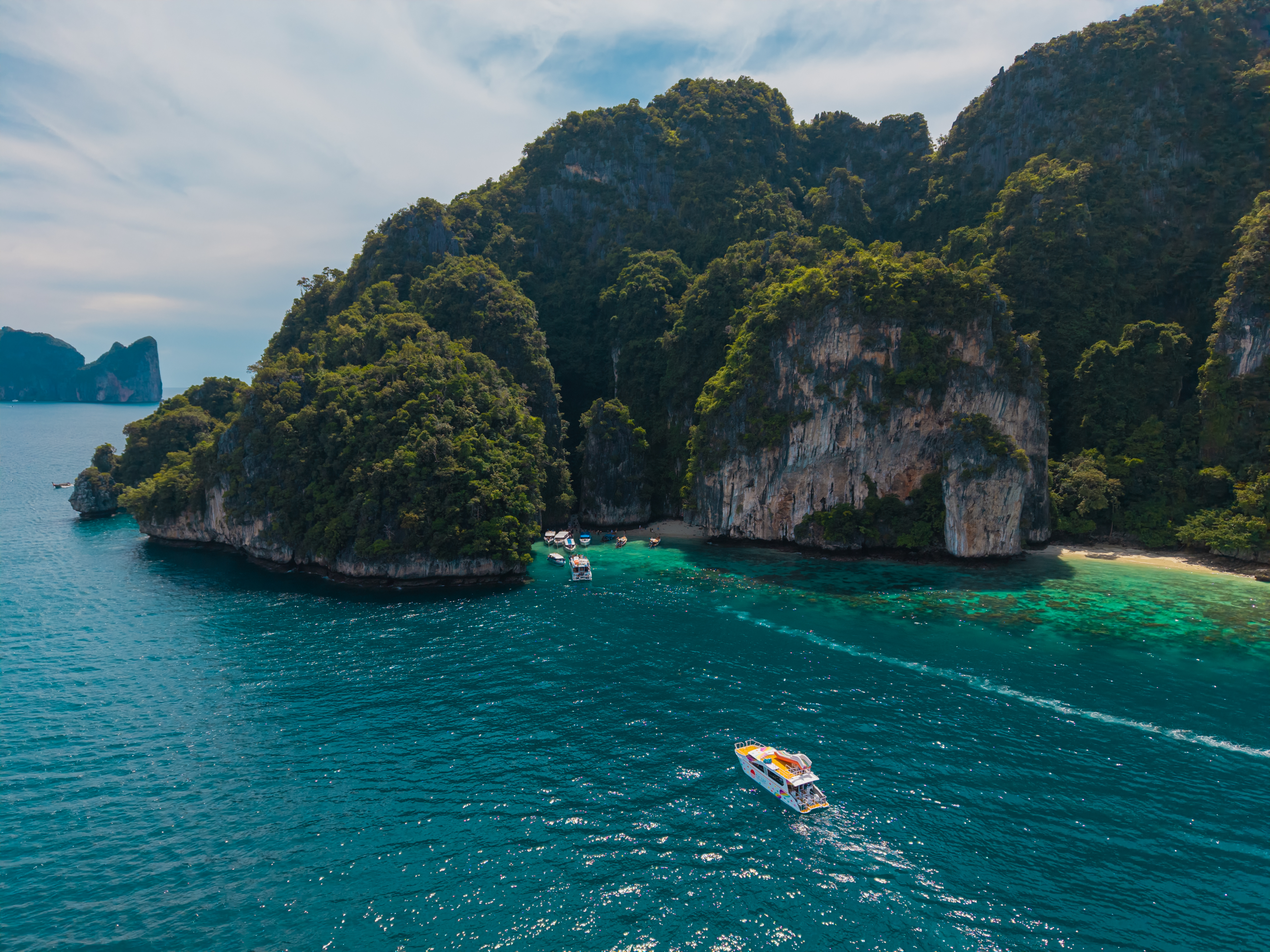 Day Trip Phi Phi, Maya, Khai and Maiton by Speed Catamaran from Phuket