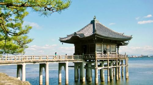 1-day tour to Lake Biwa, Shirahige Shrine and Omihachiman in Shiga, Japan