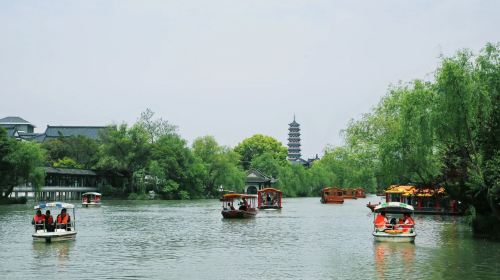 Yangzhou Licensed Private Guide: Slender West Lake, Ge Garden & Daming Temple