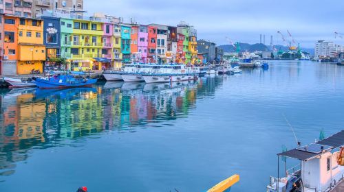 Family Seaside Day Tour: Shen'ao Rail Bike, Marine Science Museum & Colorful Street Houses