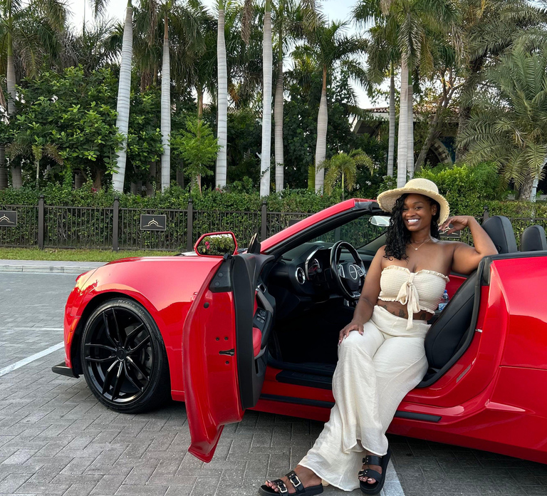 Dubai: Cabriolet Tour in a convertible Mustang or Camaro