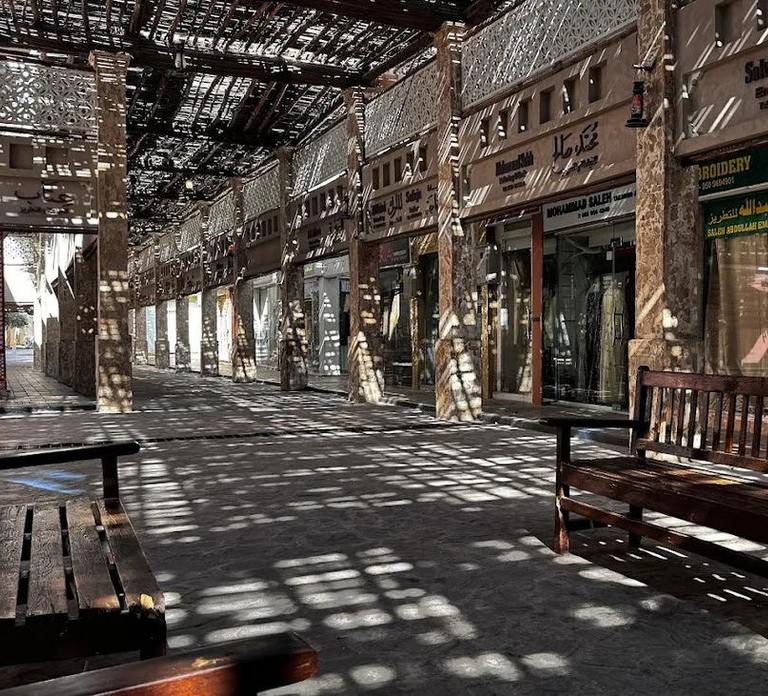Ras Al Khaimah: Souqs & Malls Shopping Tour with Pickup