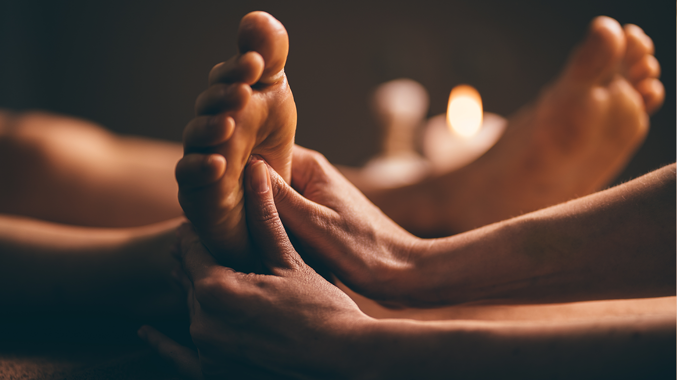 Half-day tour at Tonle Sap with Free local Foot Reflexology
