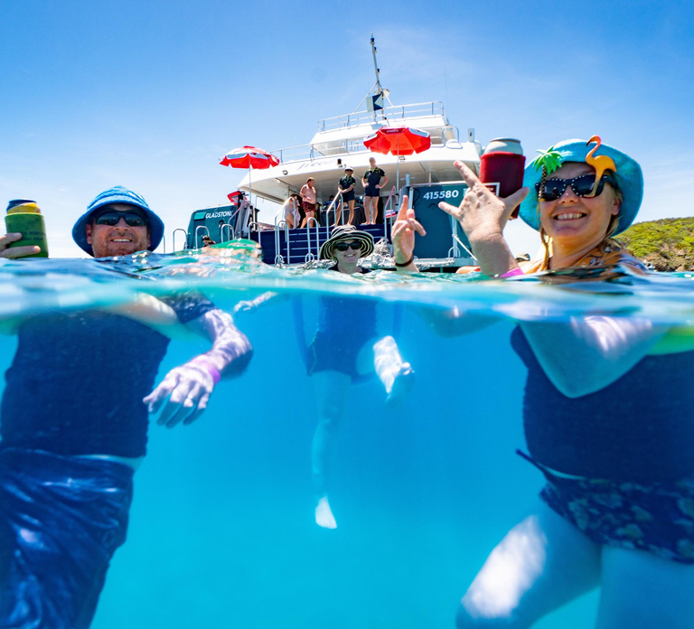 From Rosslyn: Great Keppel Island Adventure Tour with Lunch