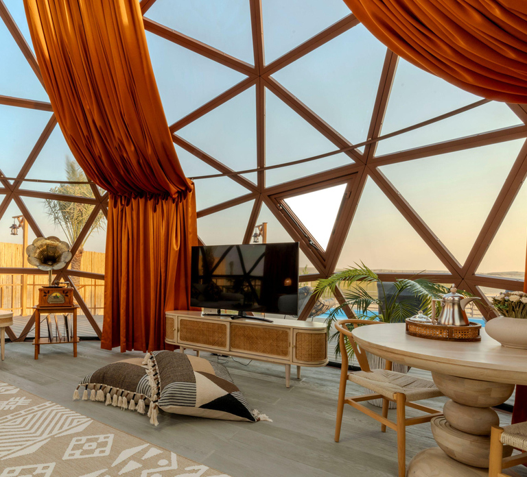 Dubai: Overnight Safari with Luxury Dome Stay & Stargazing