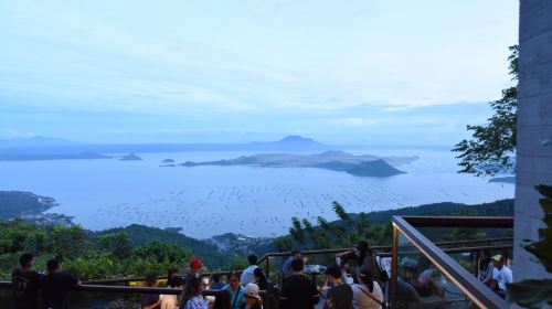 Philippines Manila Tagaytay 1-day tour – Tagaytay Starbucks, popular restaurant