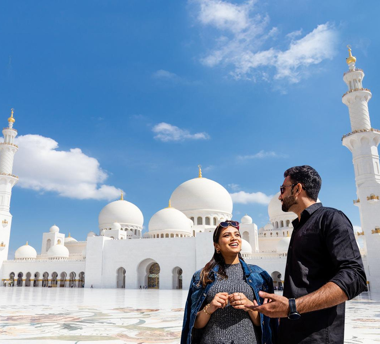From Dubai: Full-Day Abu Dhabi Tour with Sheikh Zayed Mosque