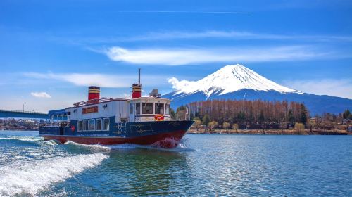 Lake Kawaguchiko Sightseeing Boat "Appare"