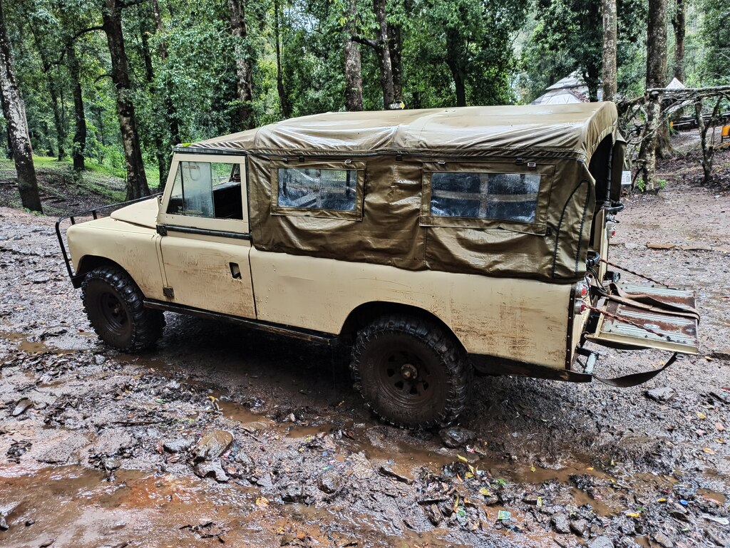 Fun Offroad Cikole Lembang Bandung – Land Rover Adventure