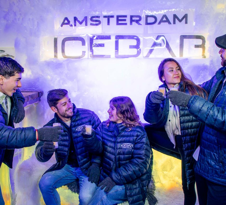 Amsterdam: Icebar Entry Ticket with 3 Drinks